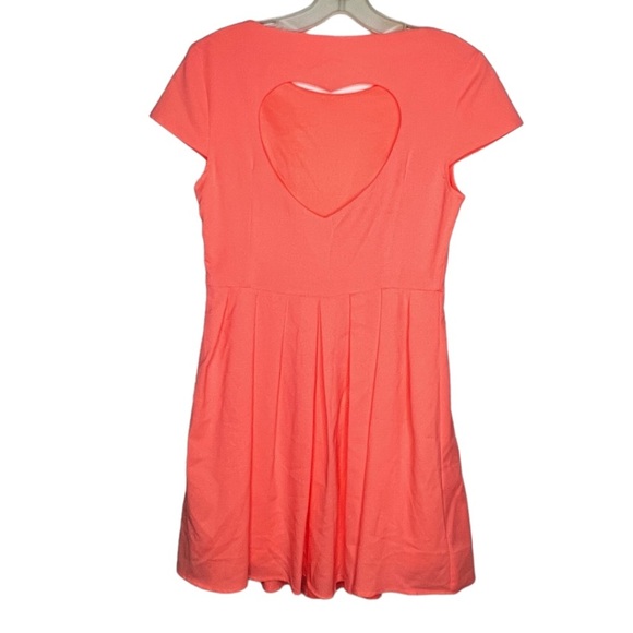 Tea & Cup Heart Keyhole Dress - Picture 4 of 7